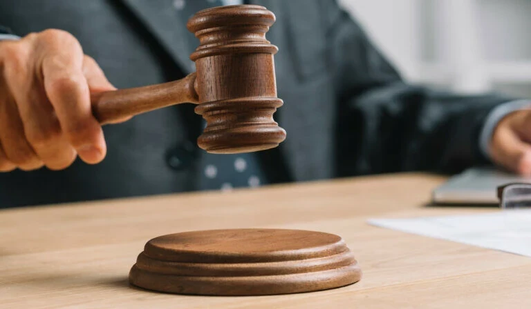 هل قطع التيار الكهربائي عن المستأجر حق للمالك أم جريمة؟